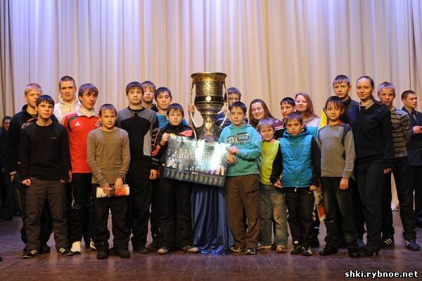 Встреча с кубком Континентальной хоккейной лиги